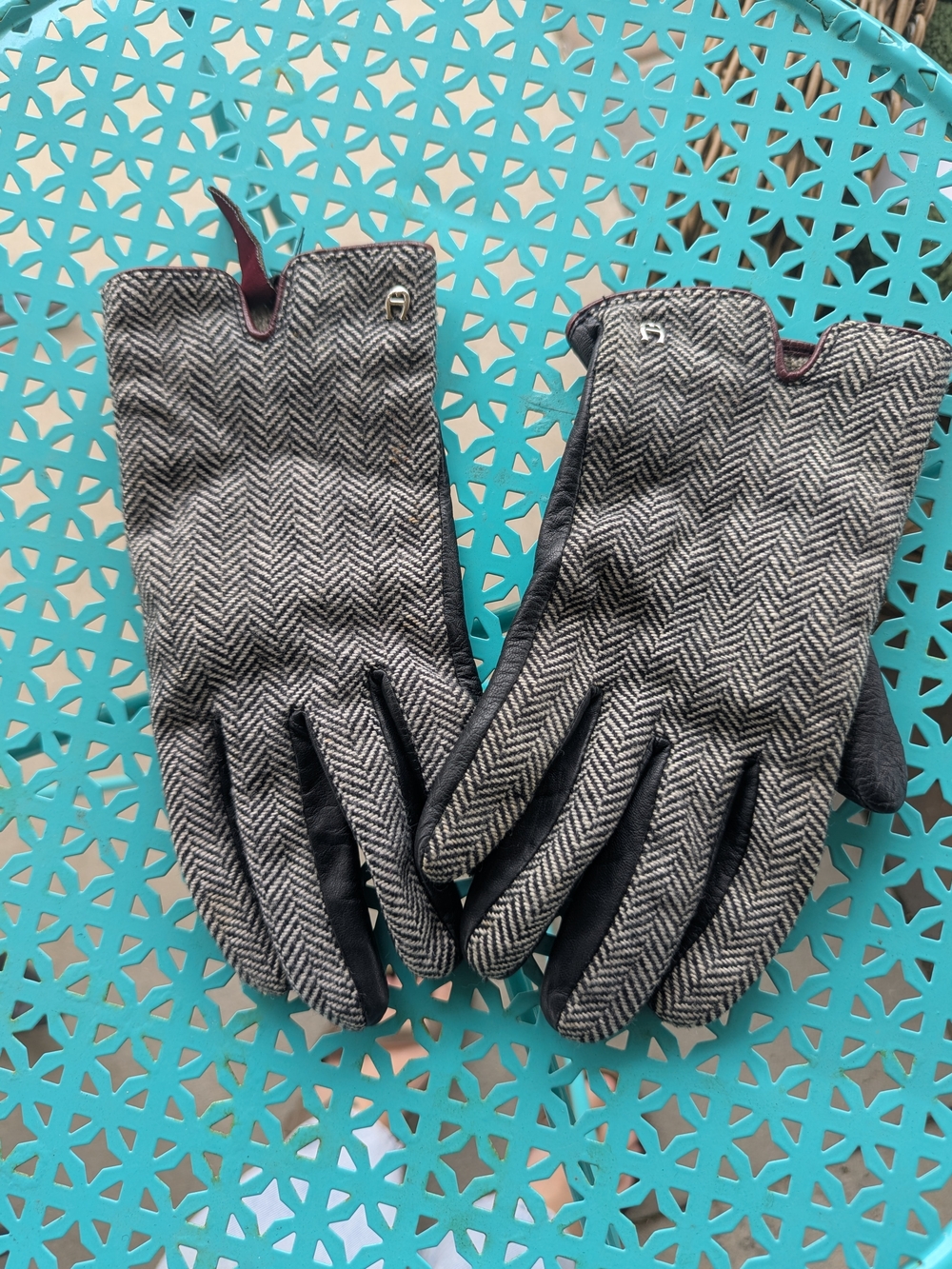 Etienne Aigner Black and Gray Herringbone Driving Gloves